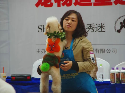 山东青岛爱尔宠物美容学校学员包揽中国宠物造型达人秀创意组全部晋级名额