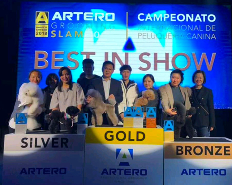 ARTERO GRAND SLAM 国际宠物美容师大赛，穆老师获得冠军！